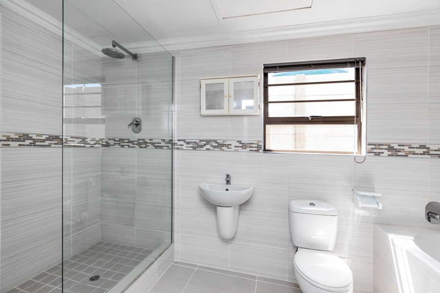 6 Bedroom Property for Sale in Dorchester Heights Eastern Cape